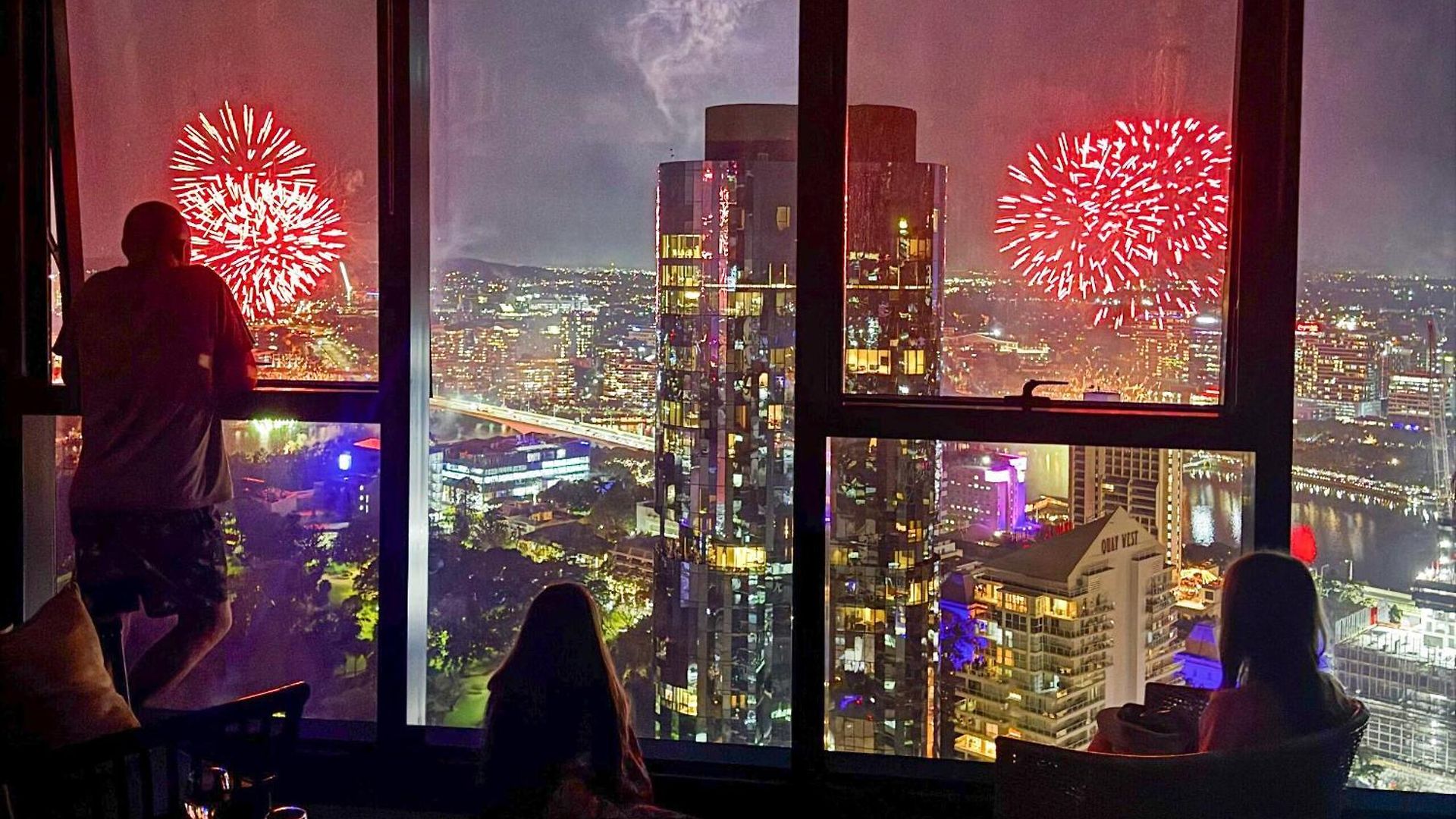 Apartment Luxe Living In The Sky