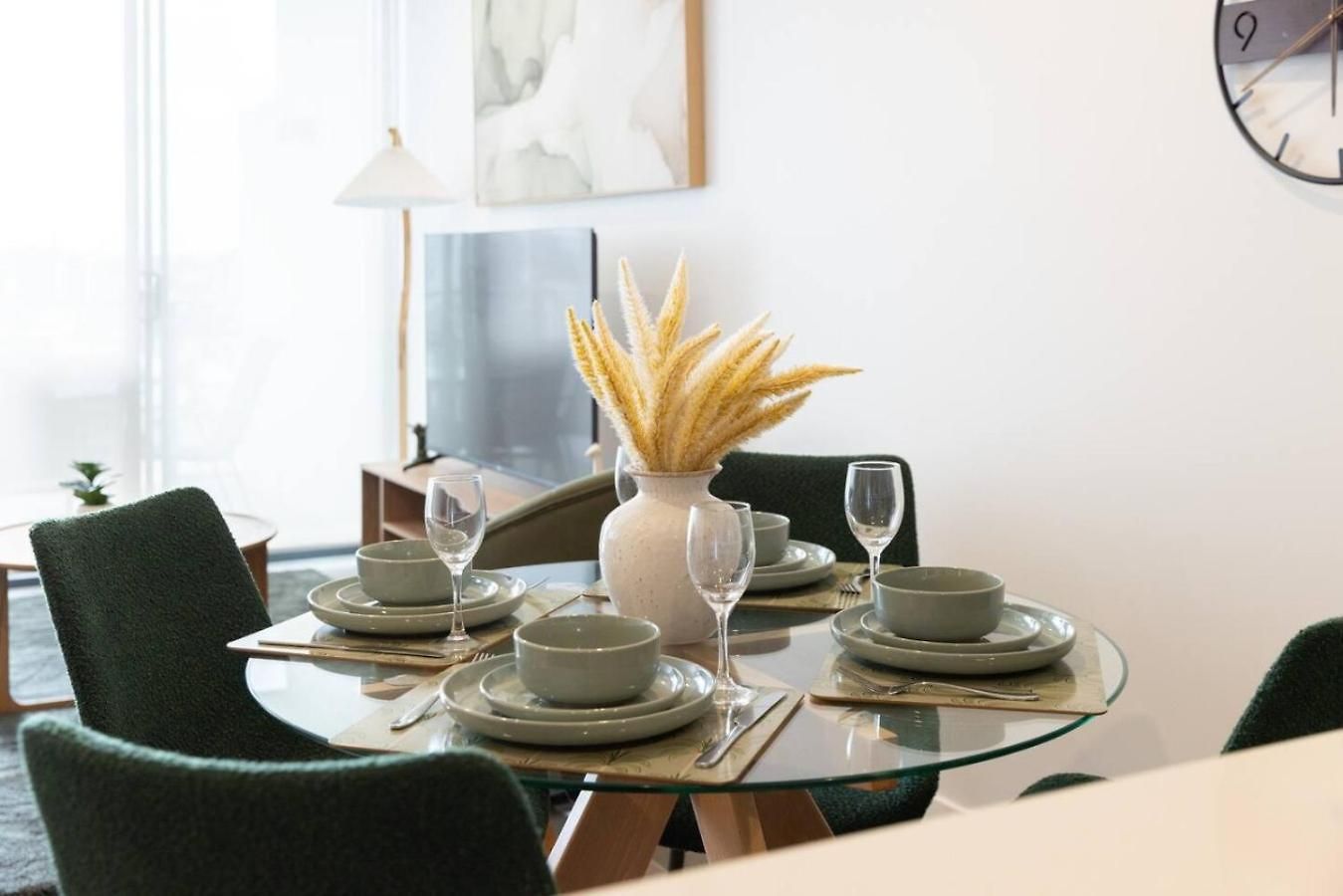 Spacious Panoramic 2br Apartment, Parking And Views * Brisbane