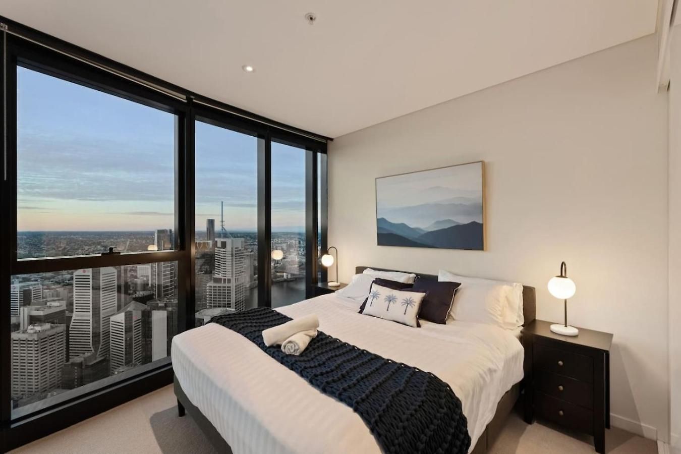 Skytower 72nd Floor 3br With Parking, Pool And Gym Apartment *