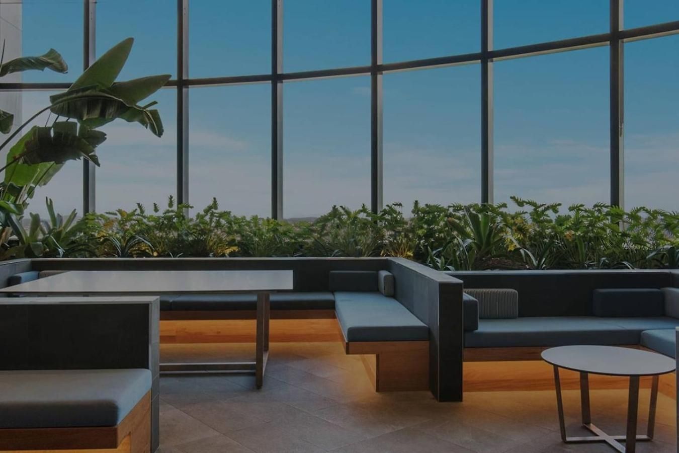 Skytower 72nd Floor 3br With Parking, Pool And Gym Brisbane