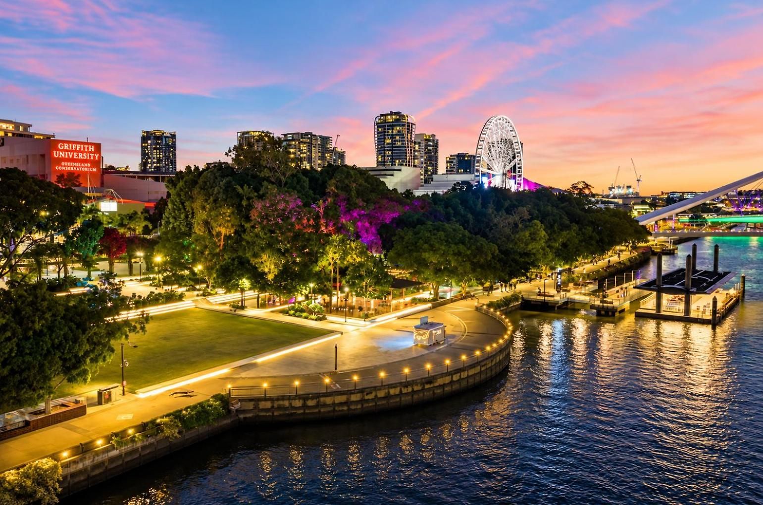 3br Retreat At South Bank Near The Beach!