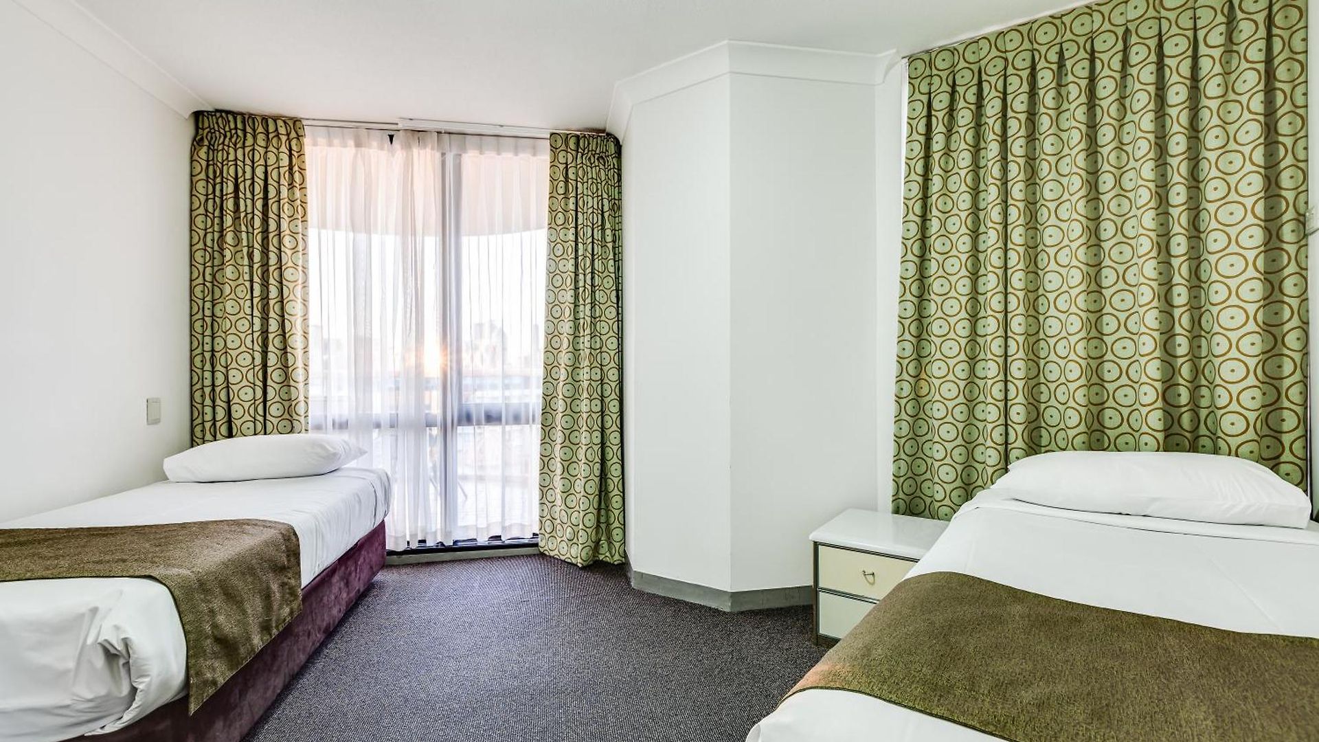 Hillcrest 4* Brisbane