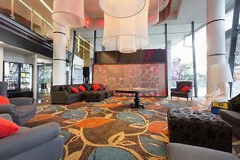 Hotel Calamvale And Conference Centre 5*