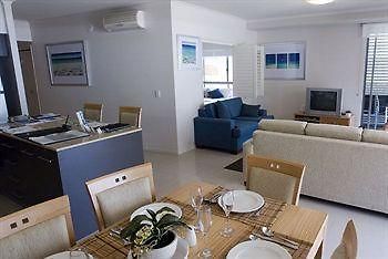 Hotel On The Bay - Bribie Island