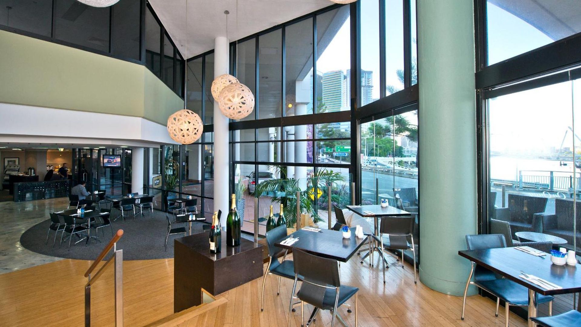 Aparthotel Park Regis North Quay 4*