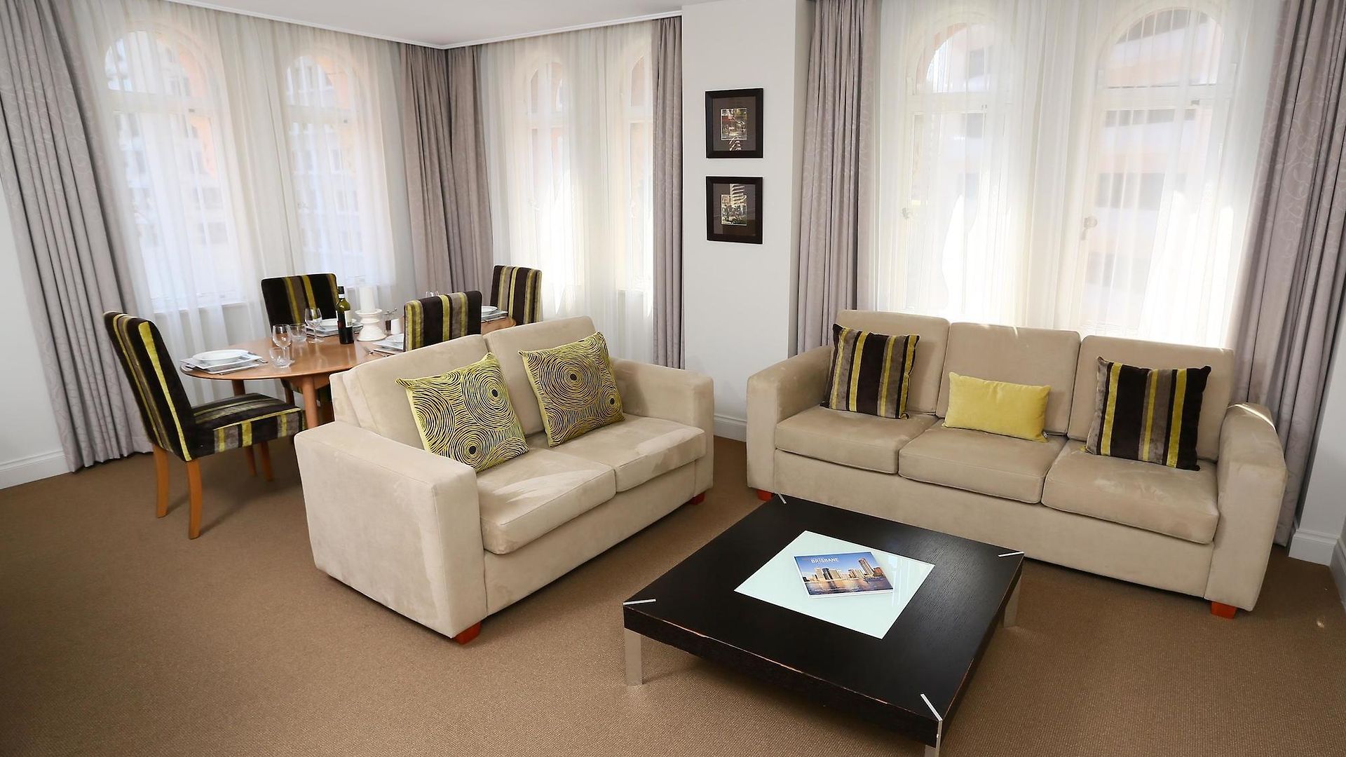 Manor Aparthotel 4*