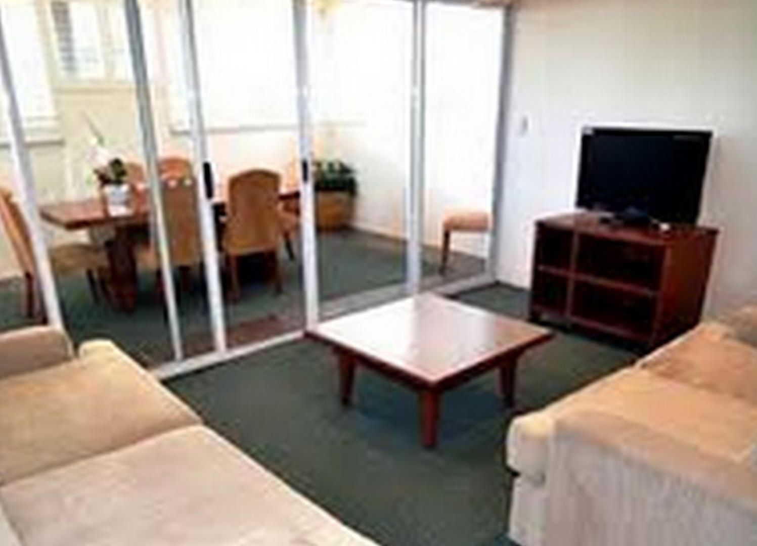 Airport Heritage Motel 4*