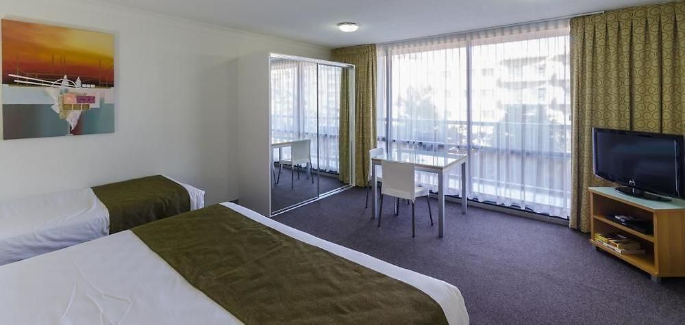 Hillcrest Aparthotel