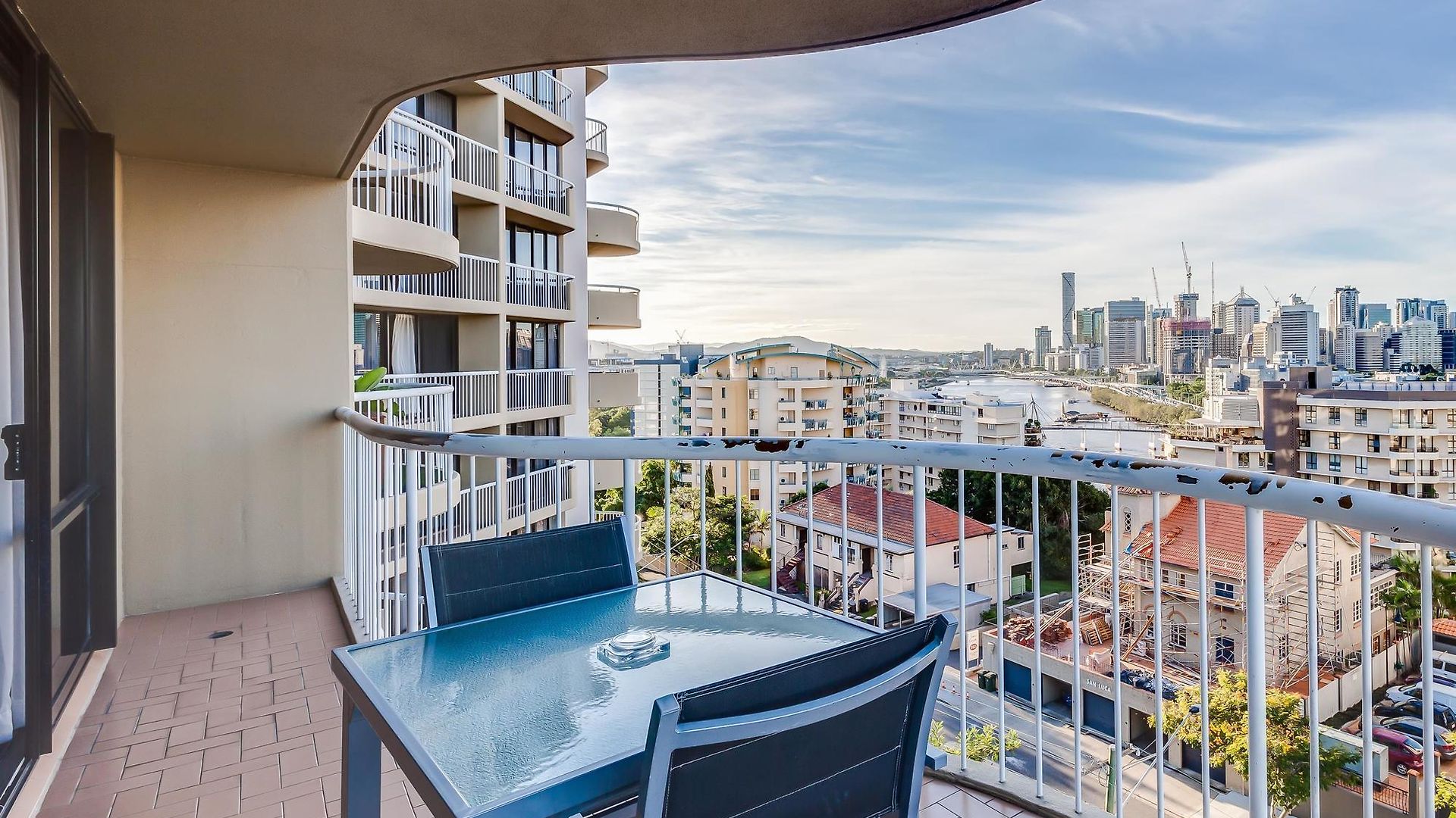 Hillcrest Aparthotel