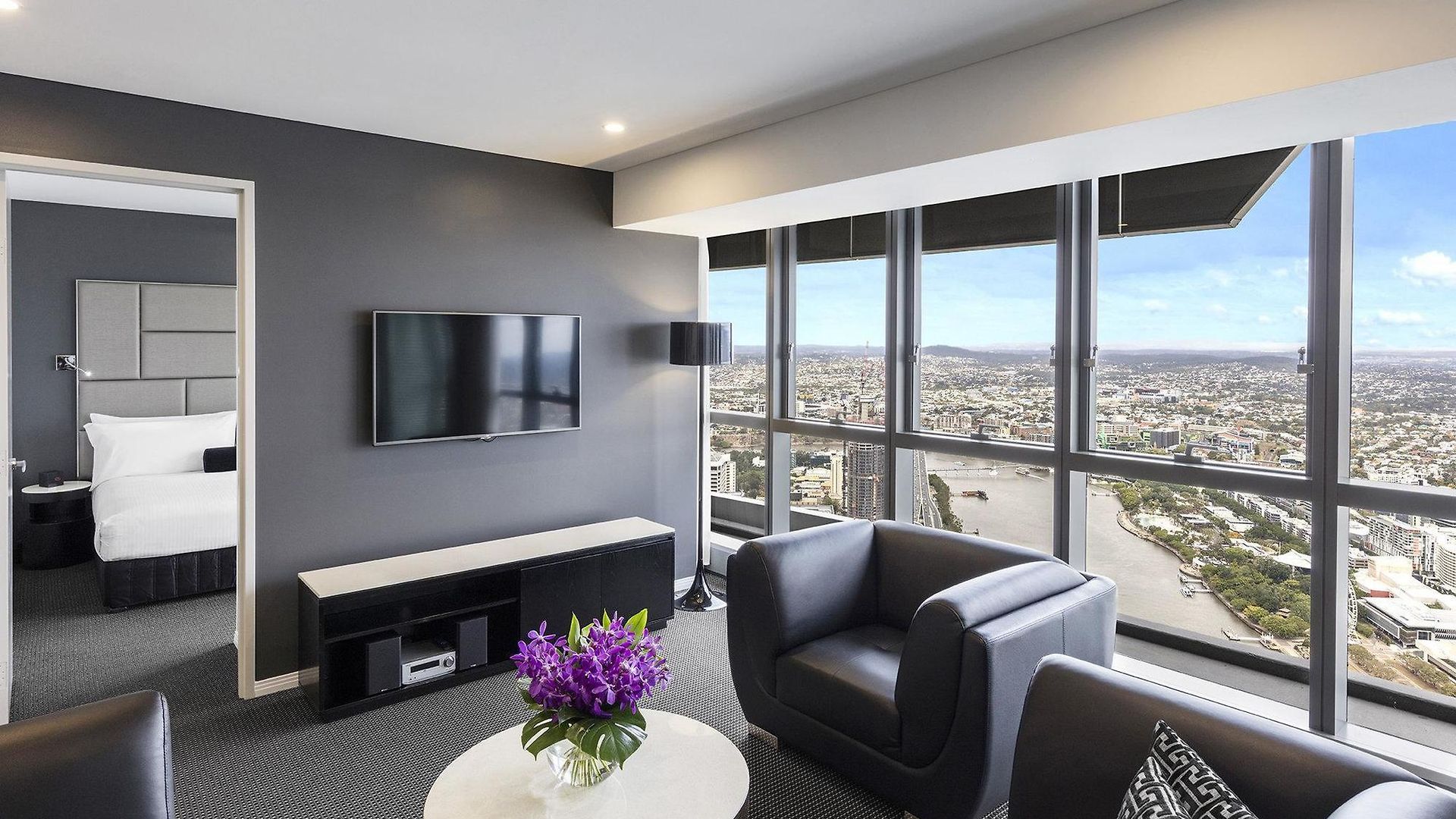 Meriton Herschel Street, 5*
