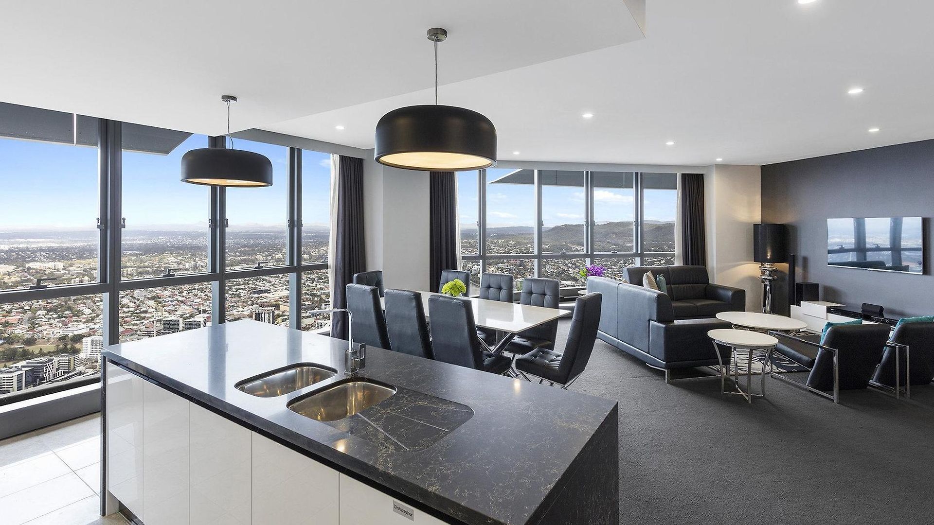Meriton Herschel Street, 5*