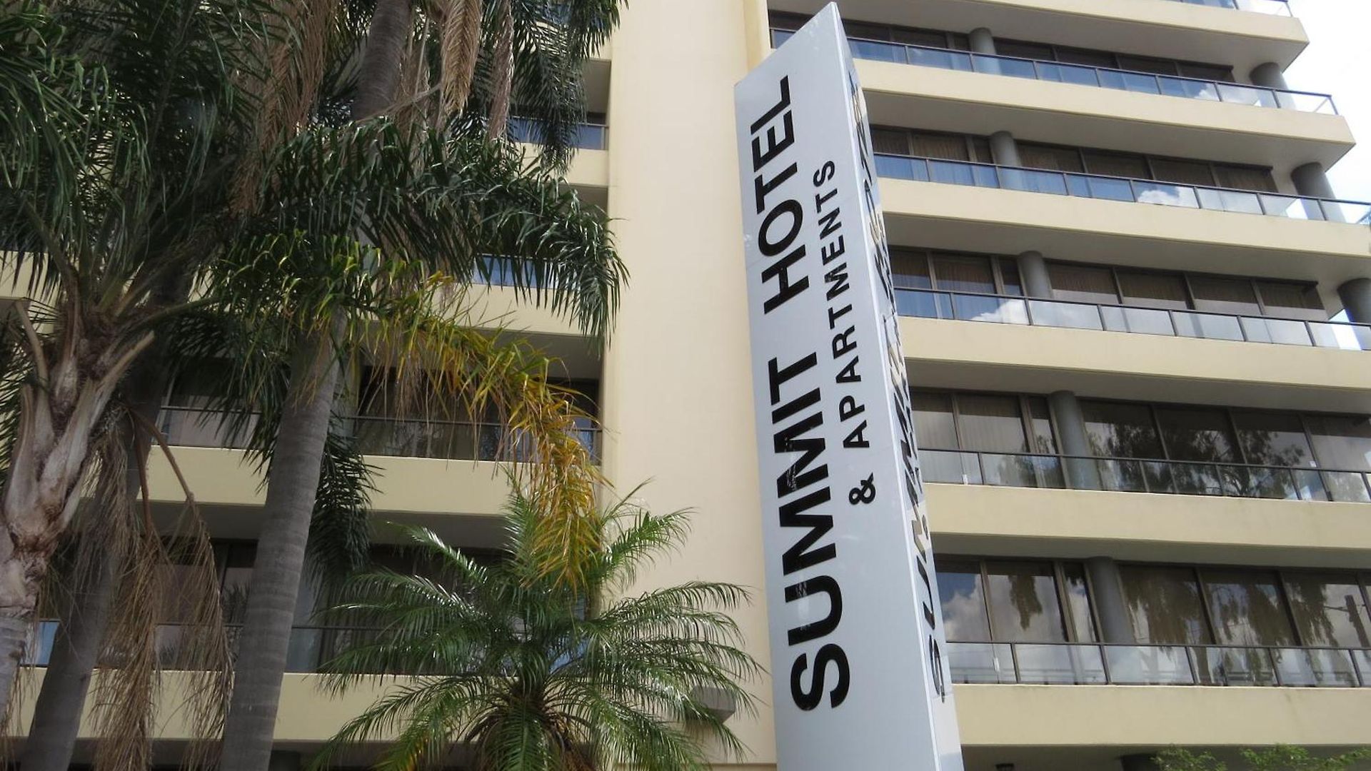 Summit Aparthotel 4*