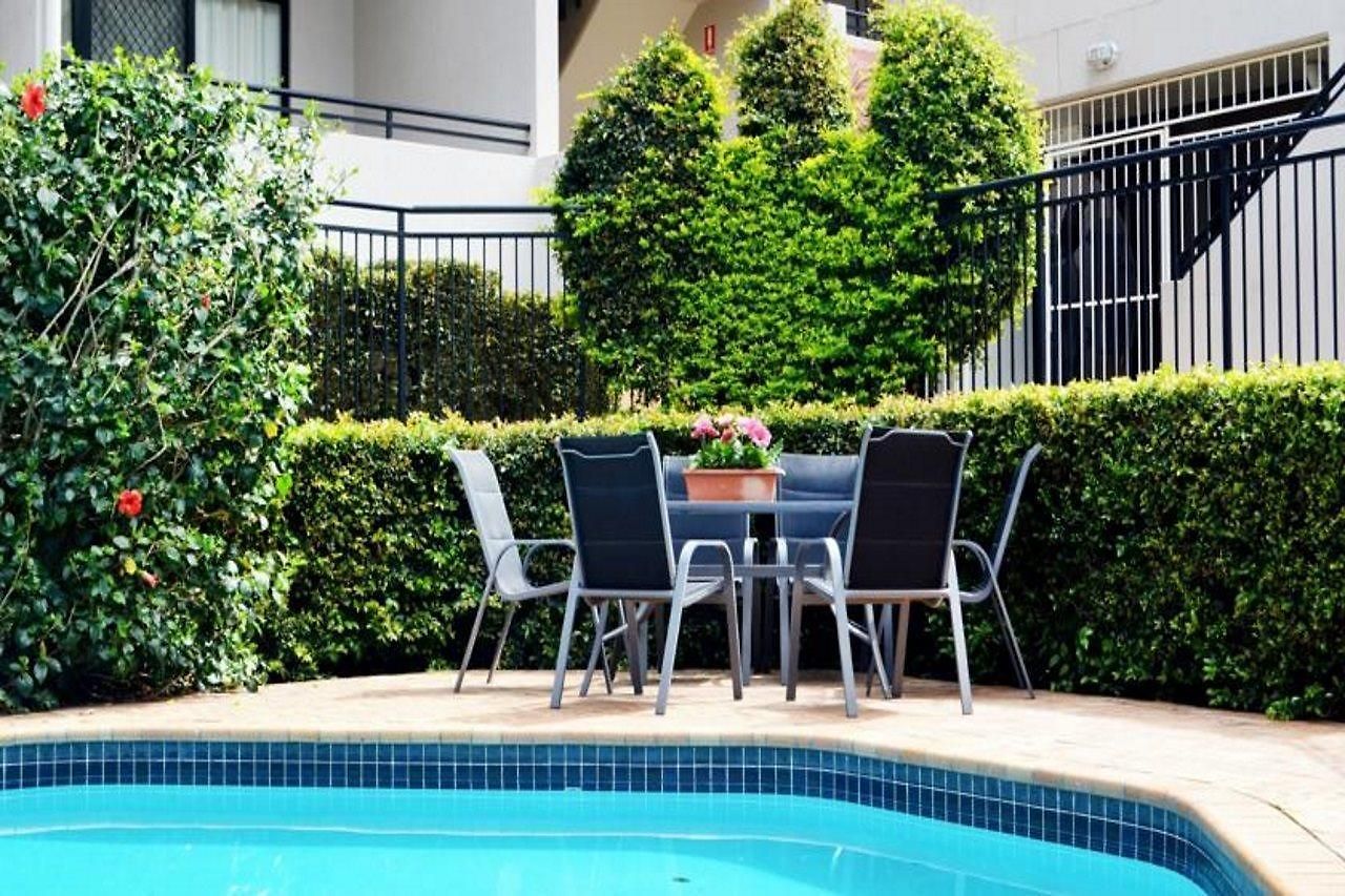 Spring Hill Mews Aparthotel 4*