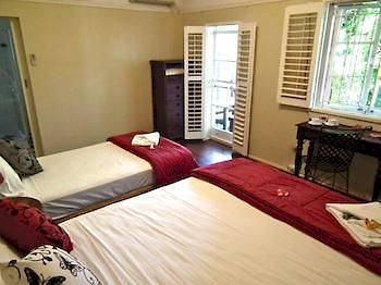 Edward New Fam Bed & Breakfast 4*