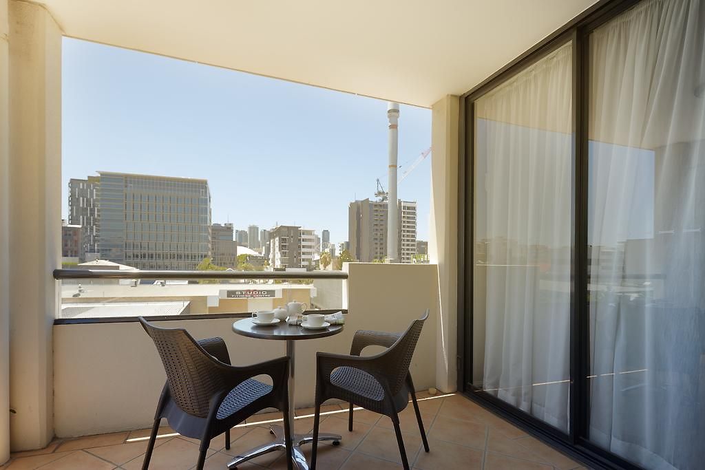 West End 4*