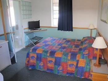 Spring Hill Hotel 3*