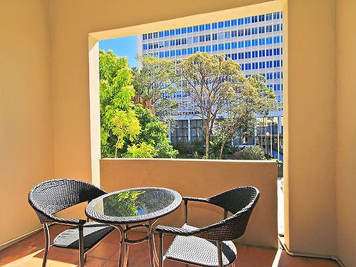 Spring Hill Aparthotel 4*