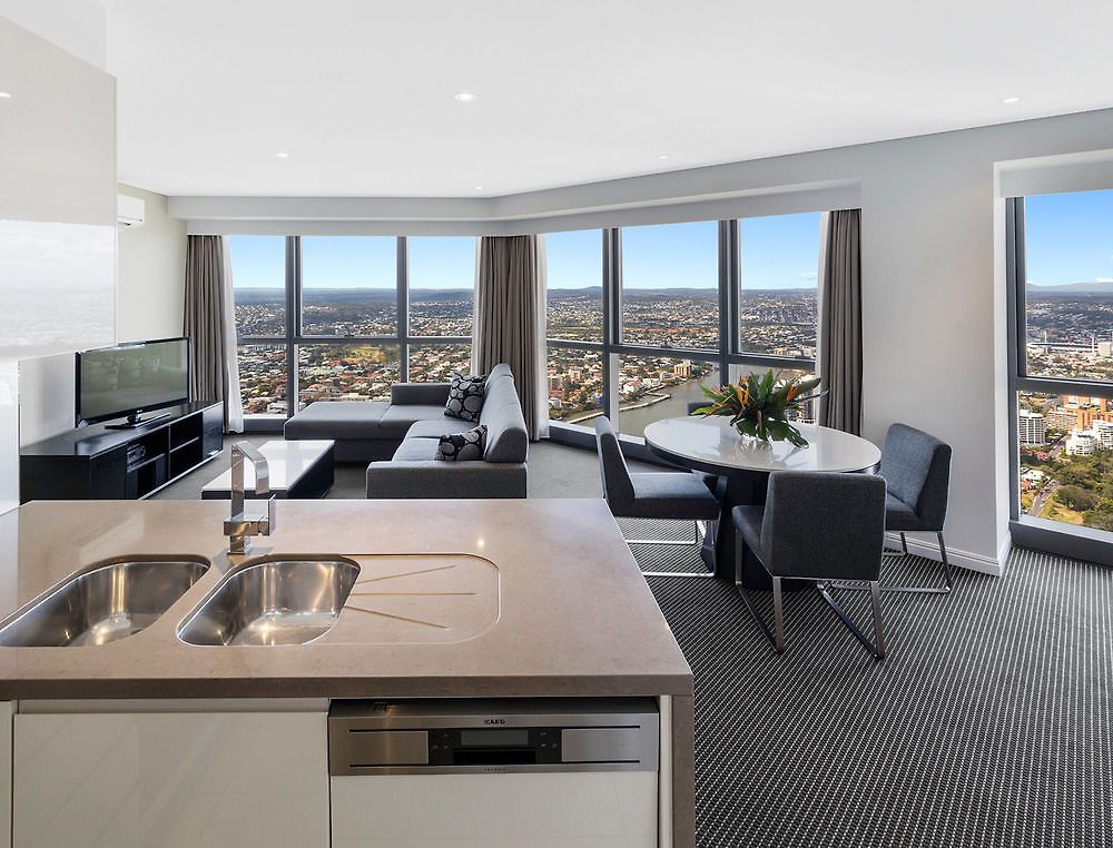 Hotel Meriton Adelaide Street, 5*