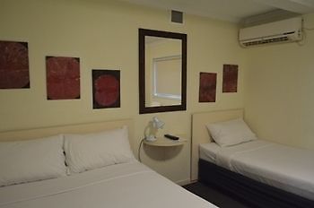 Snooze Motel 3*