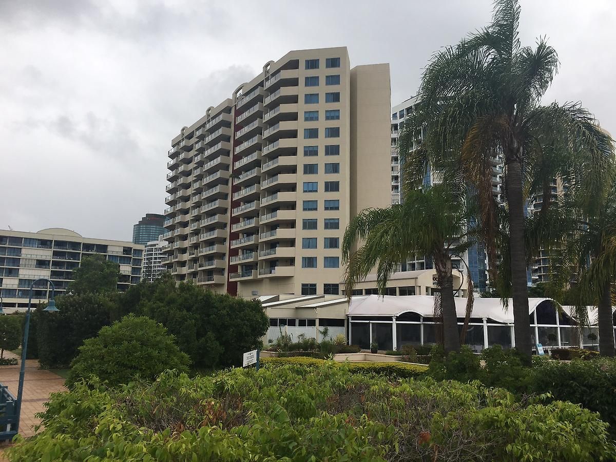Dockside Aparthotel 4*
