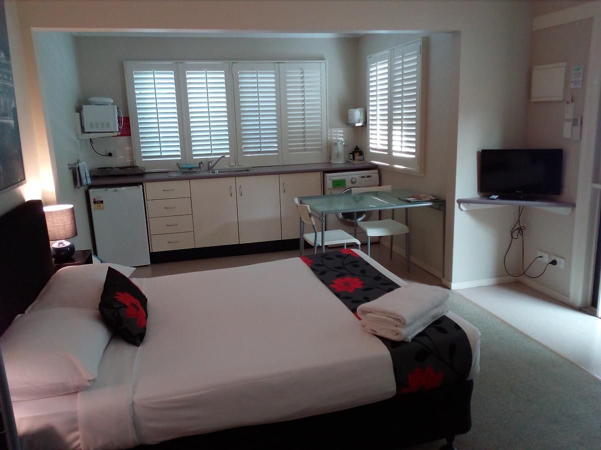 Street 3* Brisbane