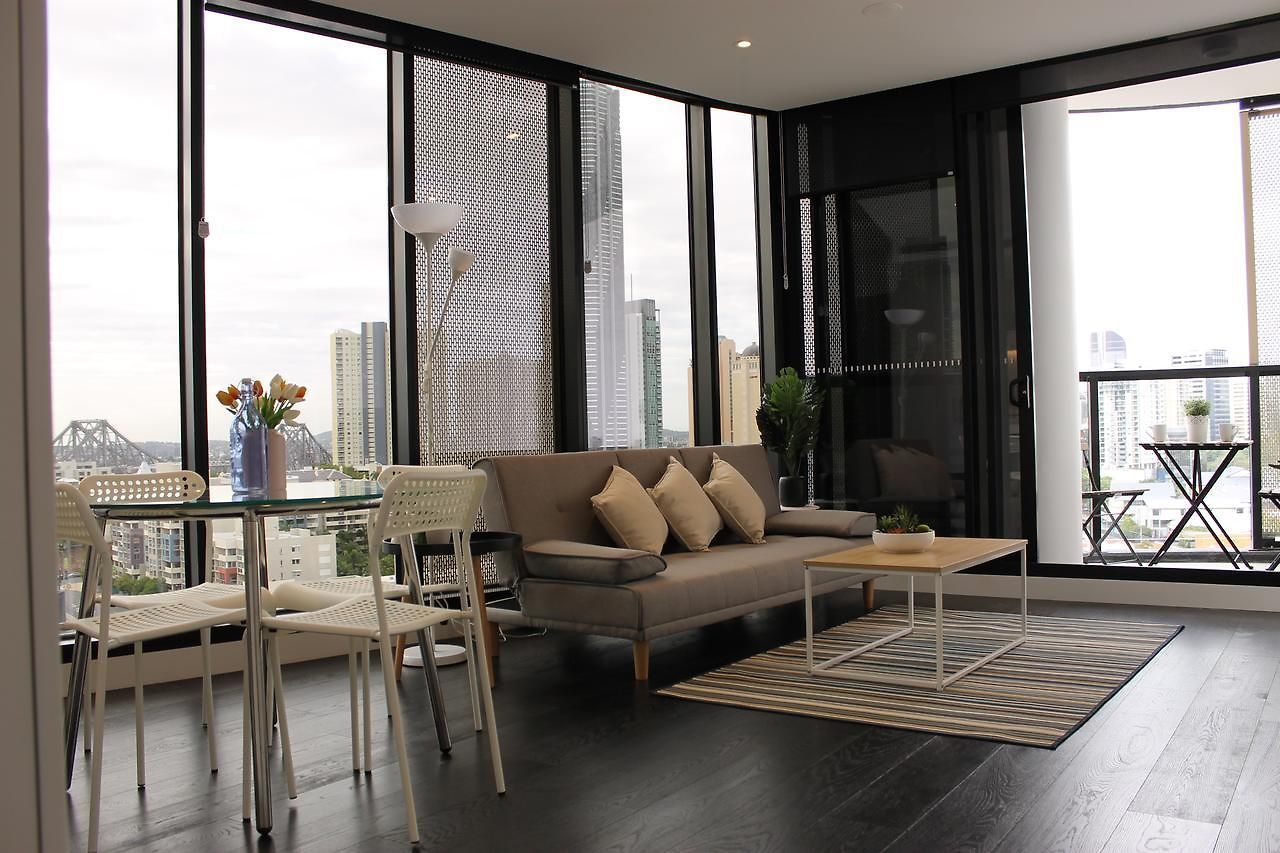 Spectacular Views Of Cbd By Fv With Free Car Park Apartment Brisbane