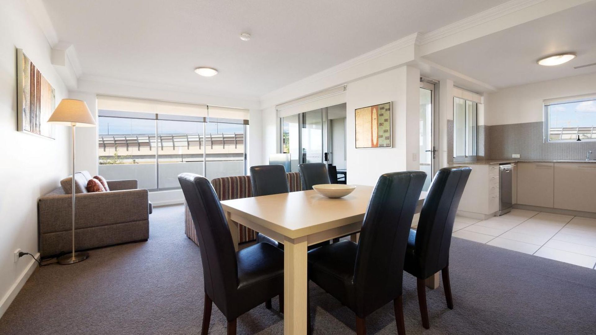 Oaks Mews Aparthotel 4*