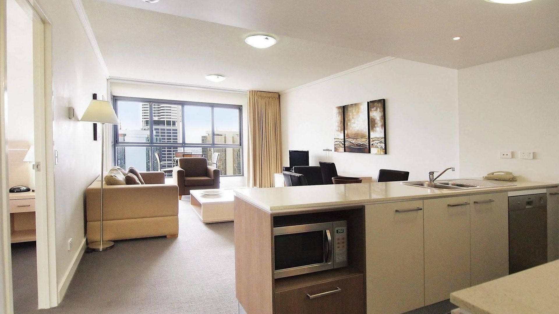 Oaks On Charlotte Aparthotel 4*