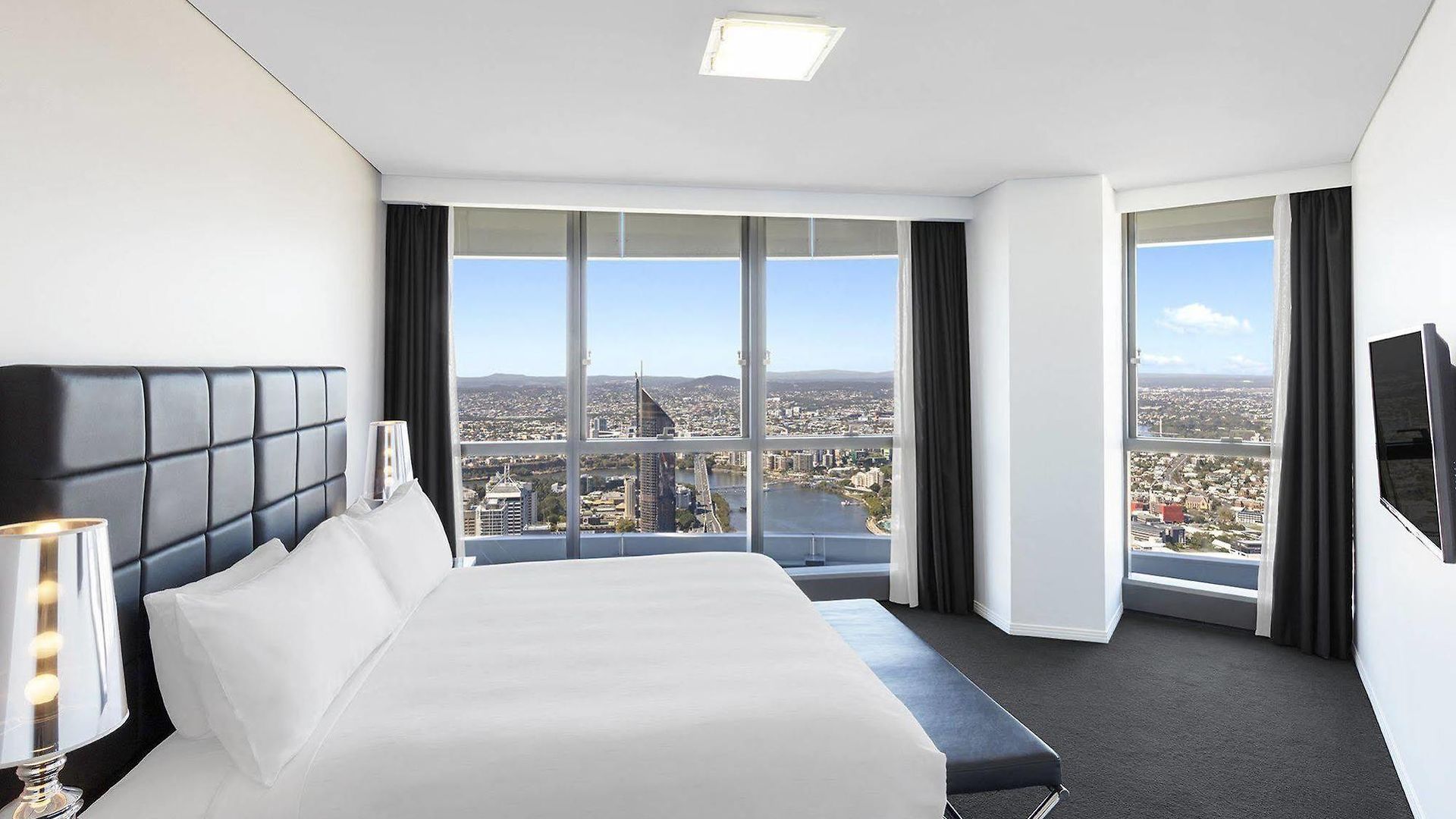 Meriton Herschel Street, 5*