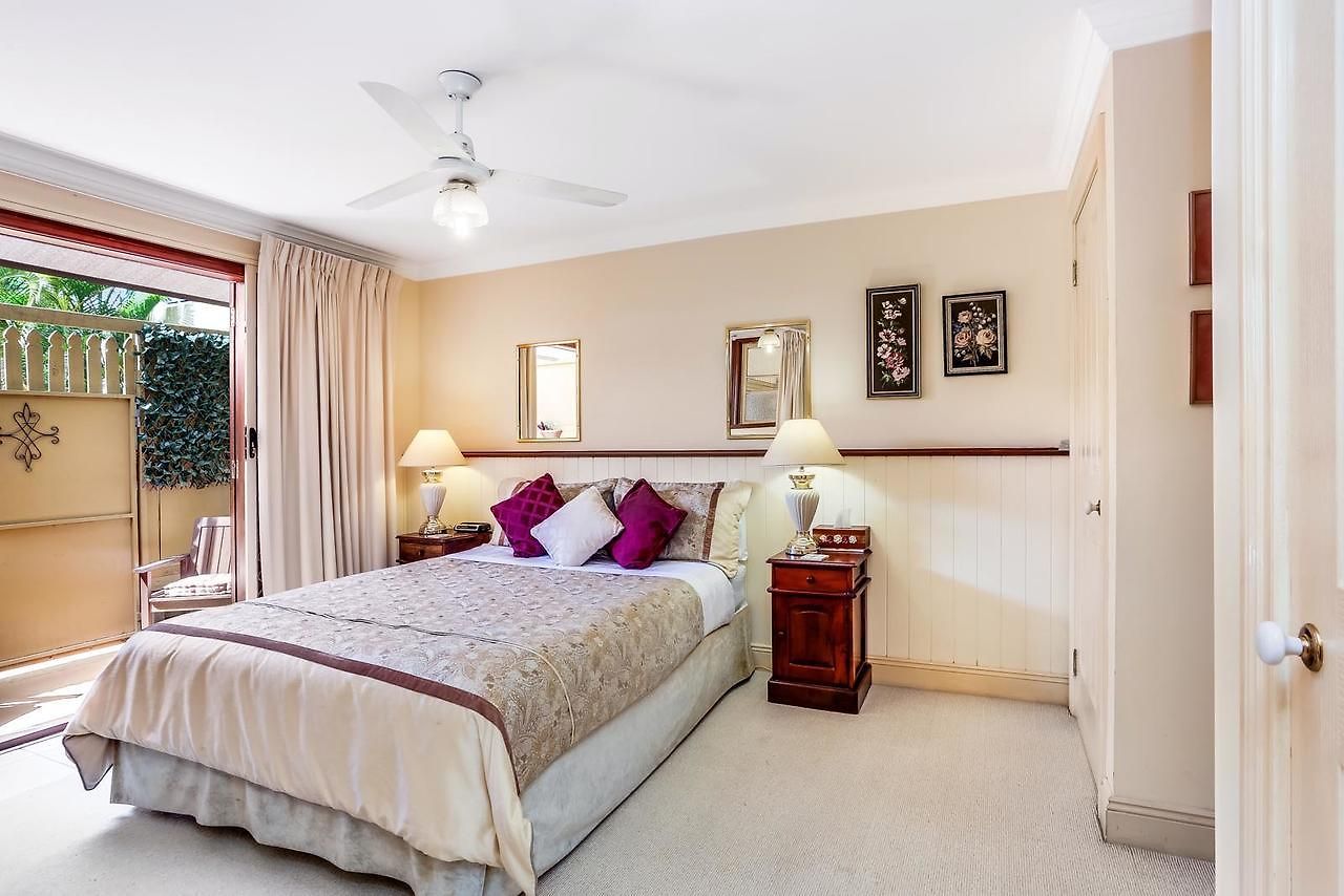 Bed & Breakfast Cream Gables *