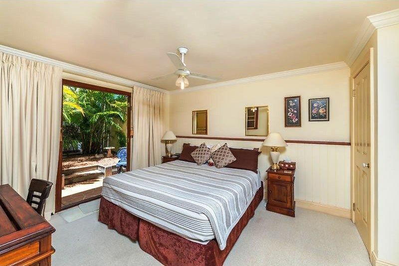 Cream Gables Bed & Breakfast *