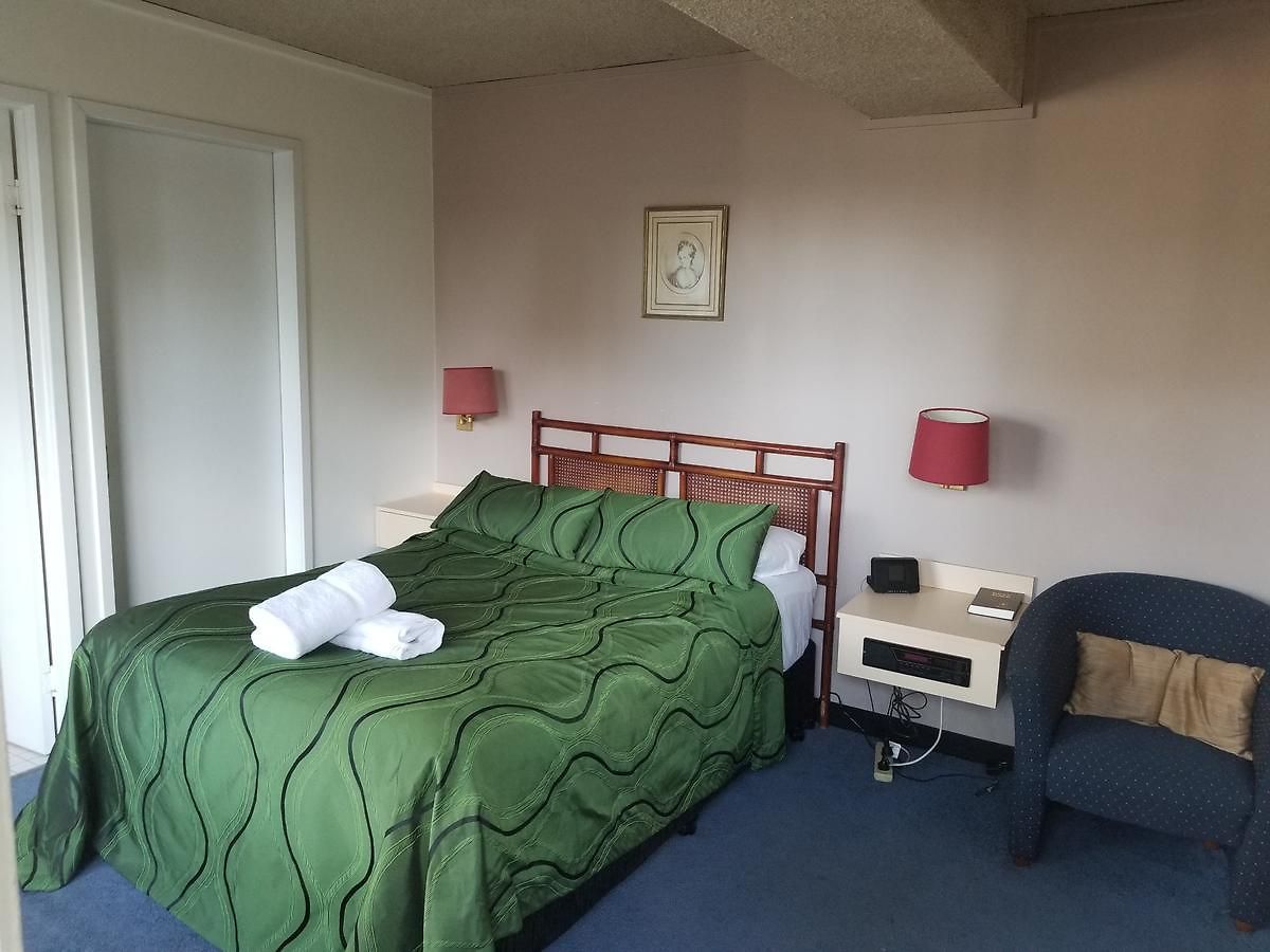 Raceways Motel 3*