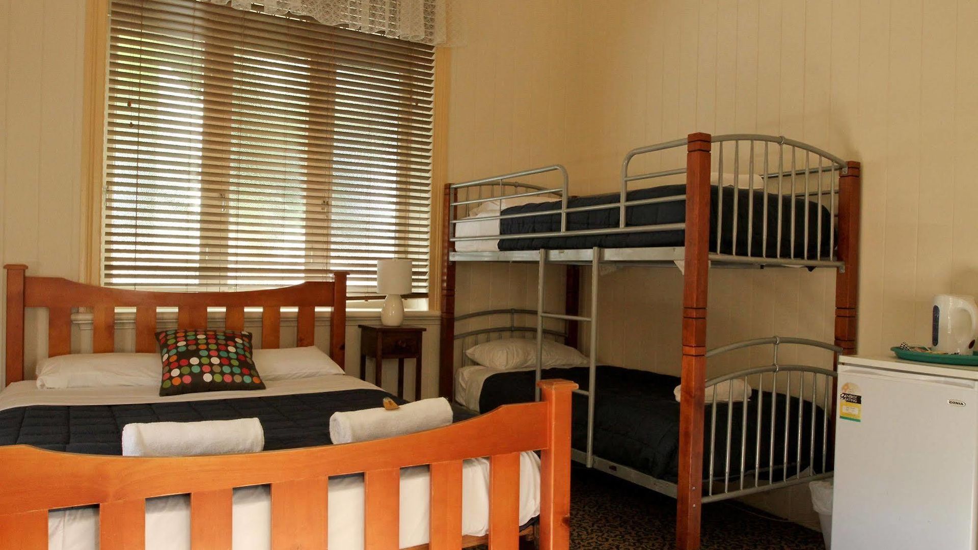 Bowen Terrace Motel 3*