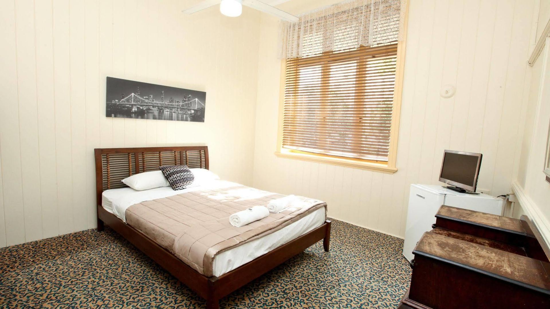 Bowen Terrace 3* Brisbane