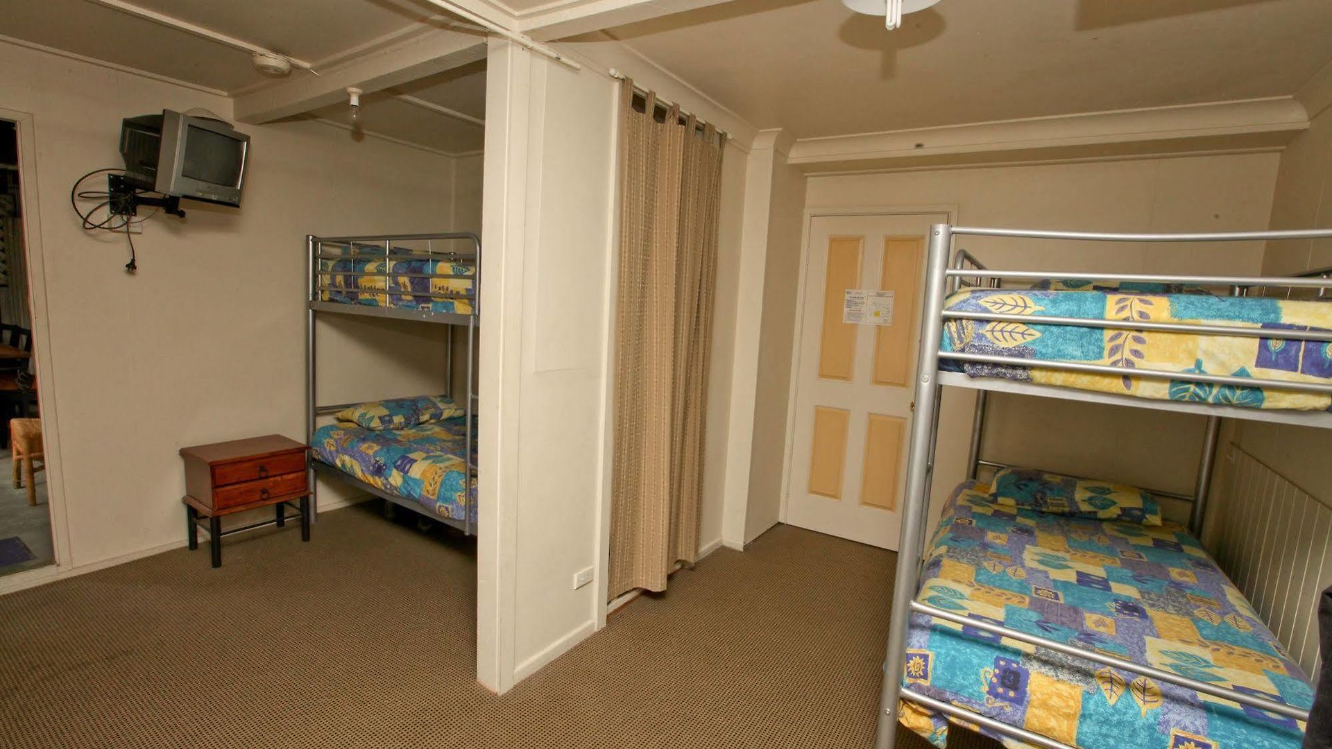 Bowen Terrace 3*