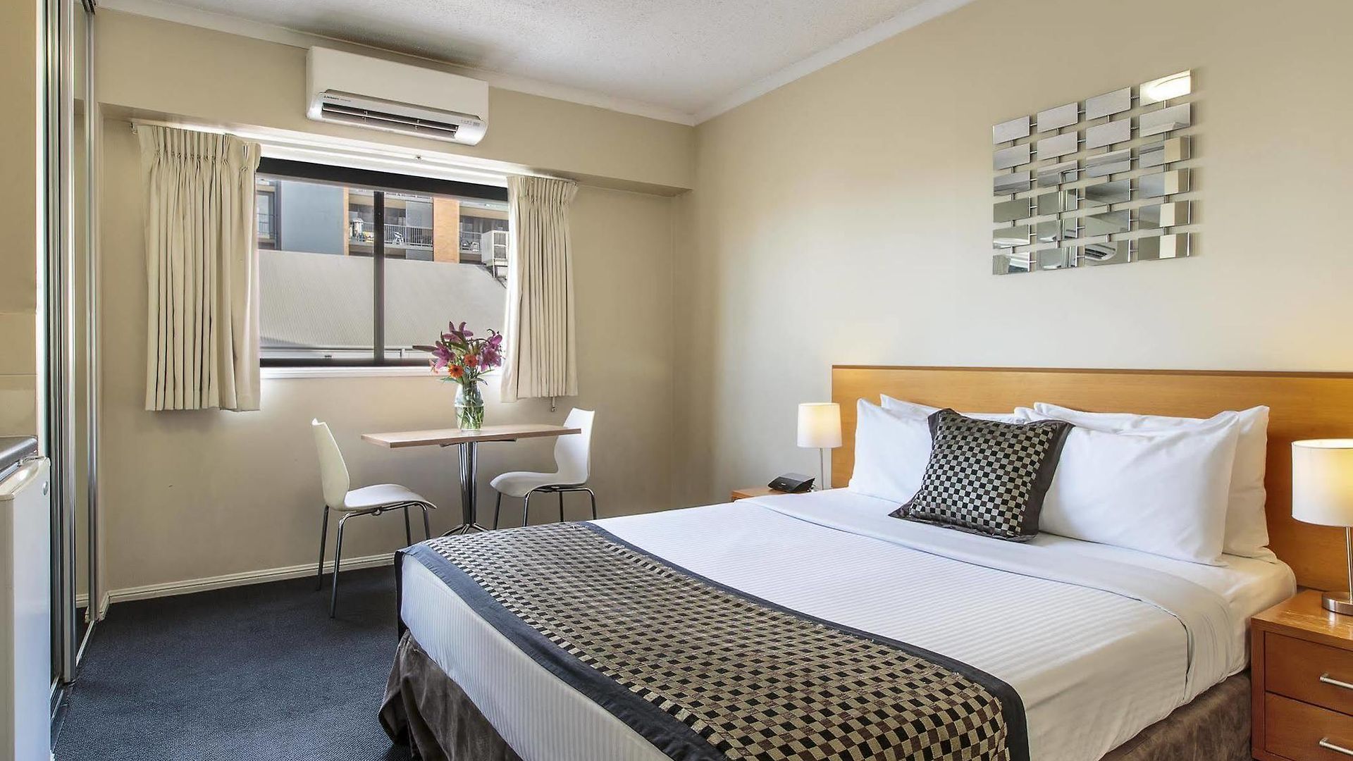 Brunswick Aparthotel 4*