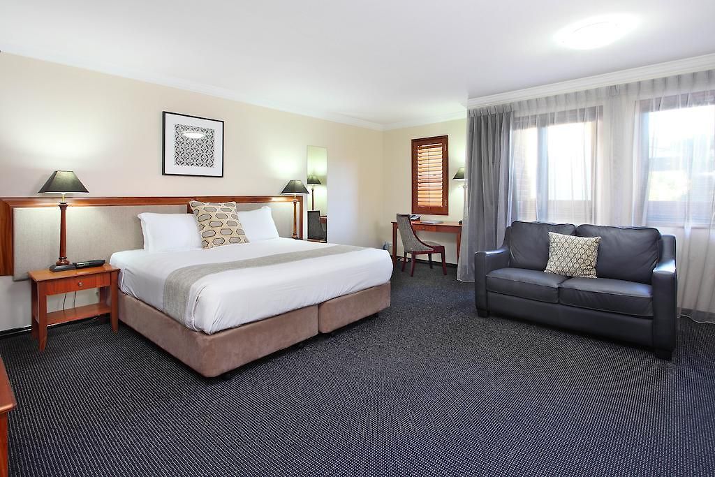 Ramada By Wyndham Windsor Hotel 4*