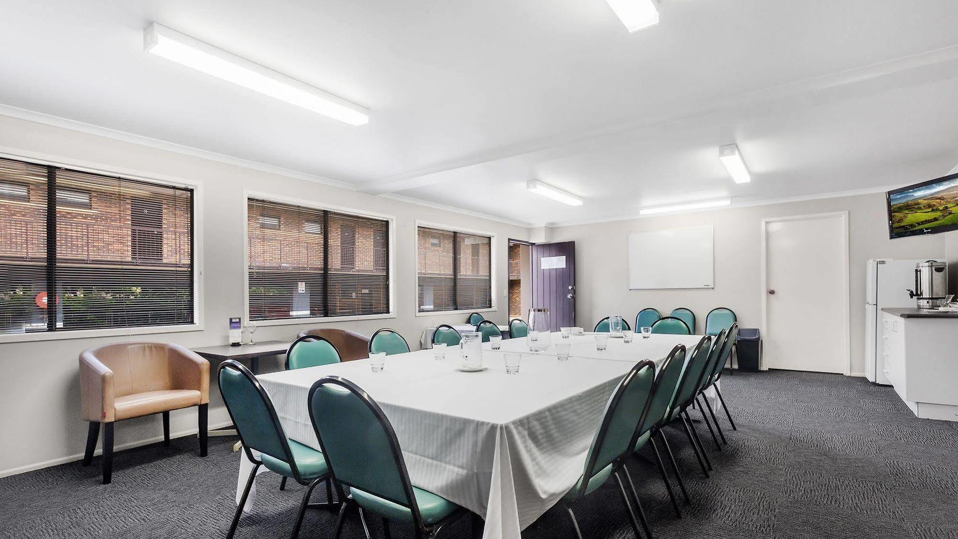 Motel Airport Admiralty 3*