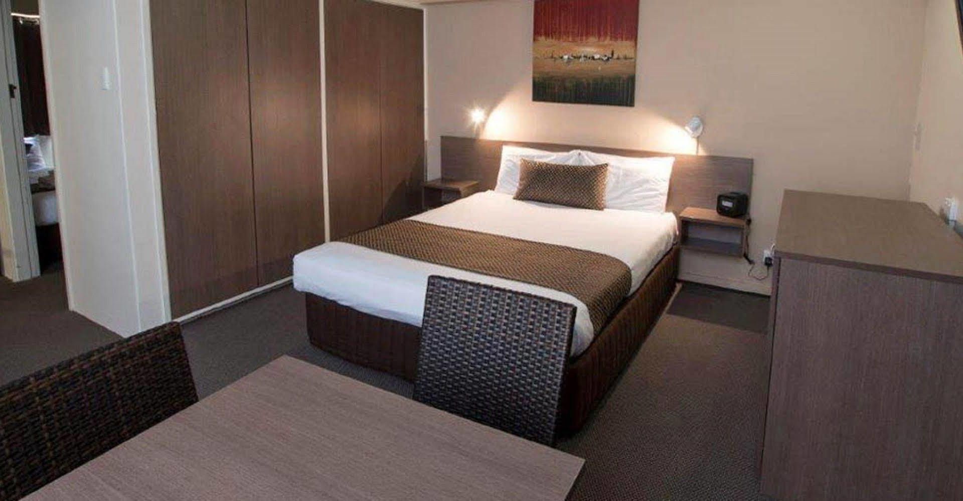 The Metropolitan Spring Hill 4*