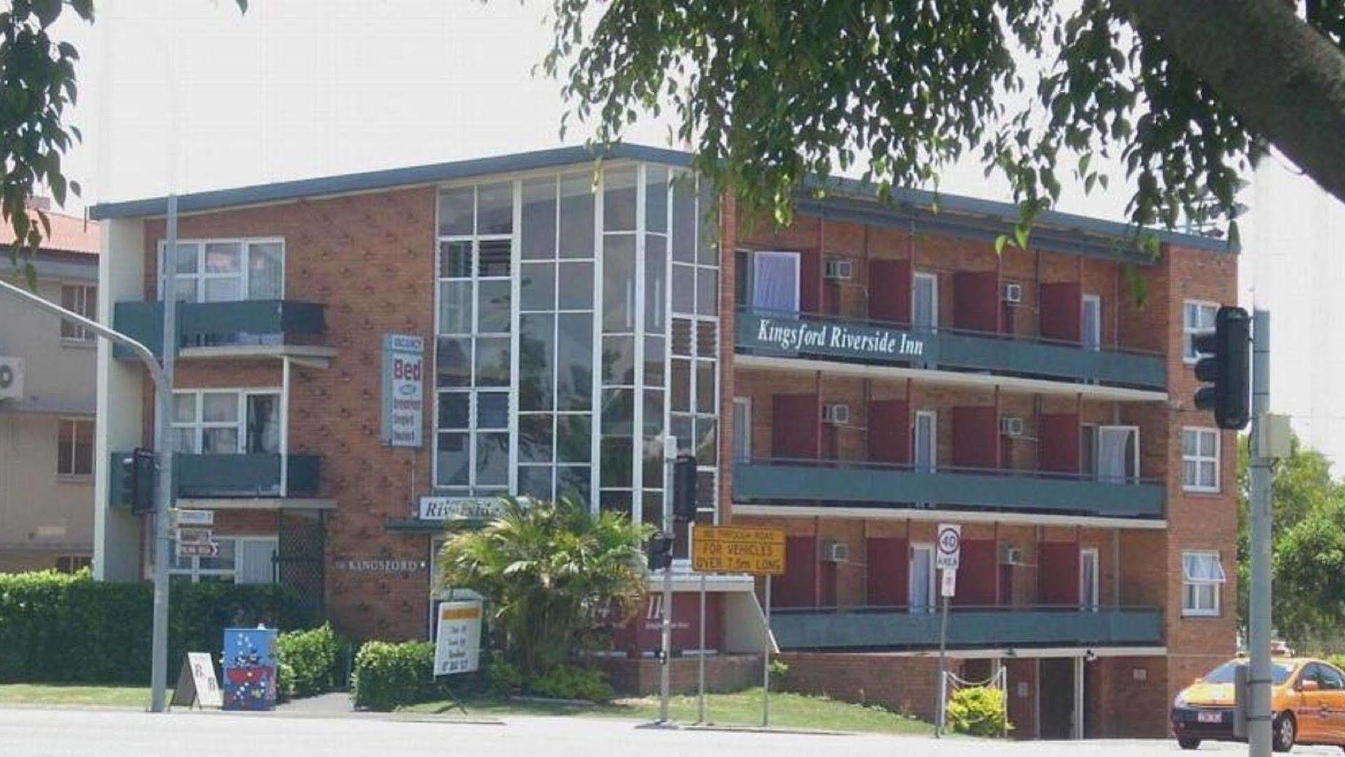 Kingsford Riverside 3*