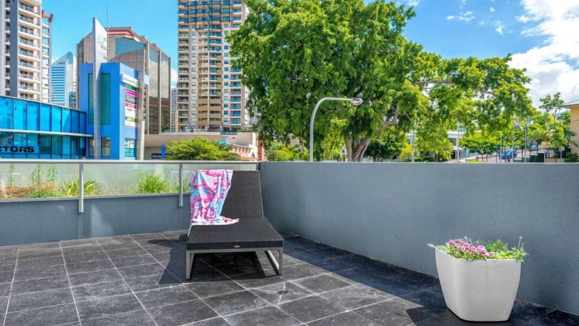 Aparthotel The Hub 4*