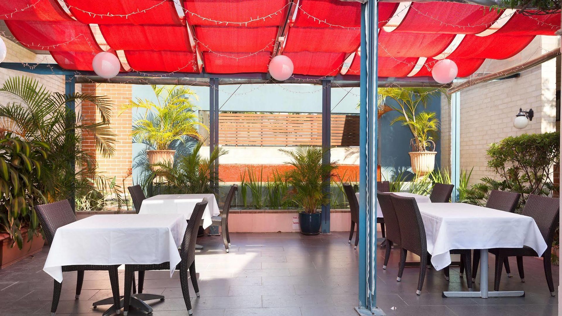 Ramada By Wyndham Windsor 4*