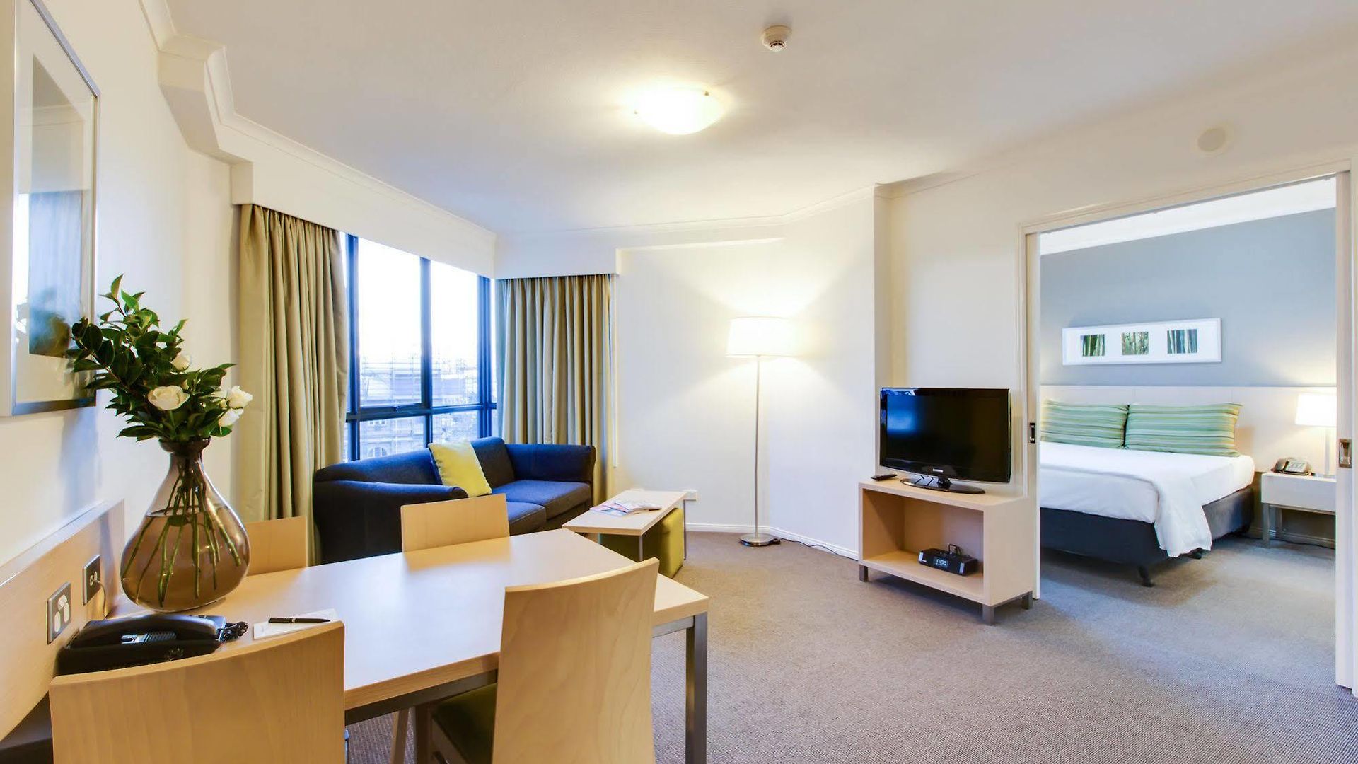 Adina Aparthotel 4*