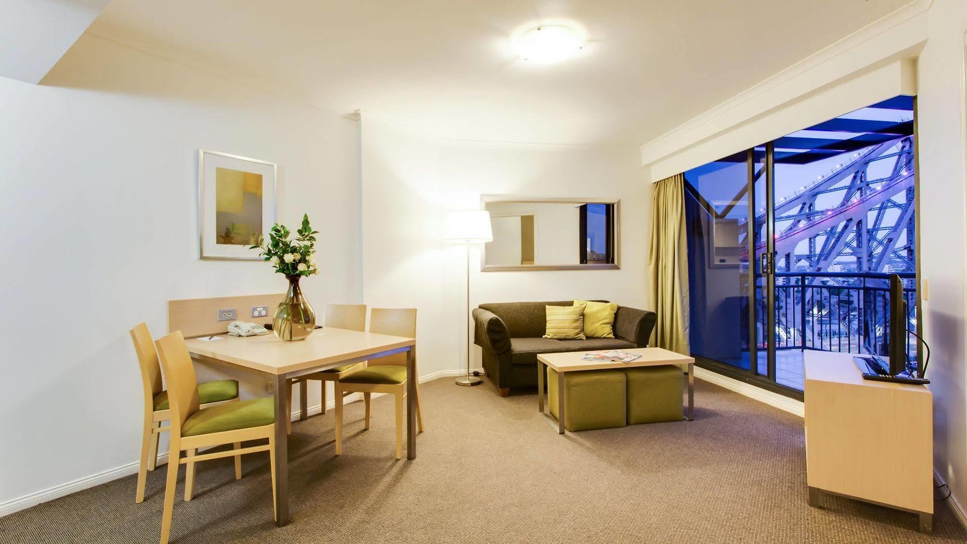 Adina Aparthotel 4*