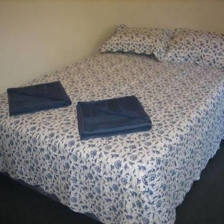 Ellie's Hostel *