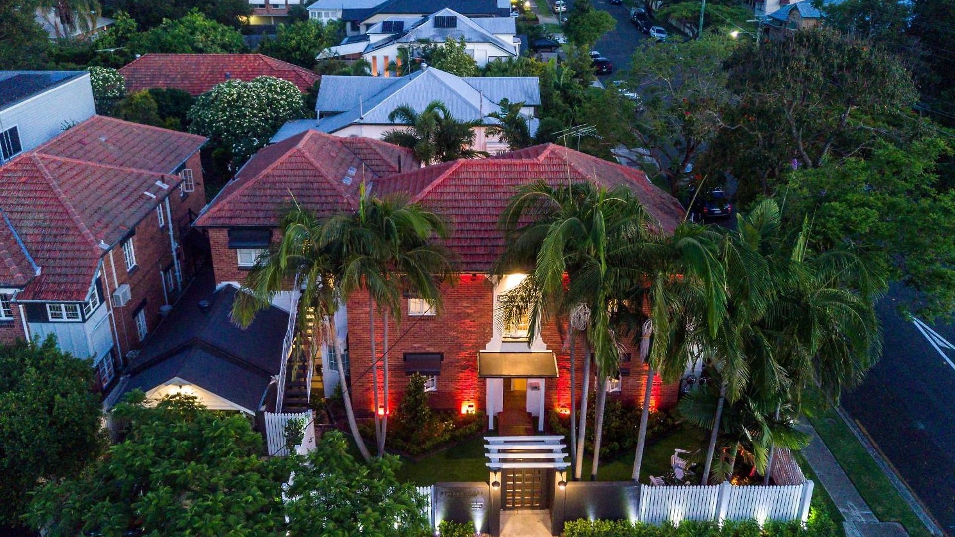 Edward New Fam Bed & Breakfast 4*