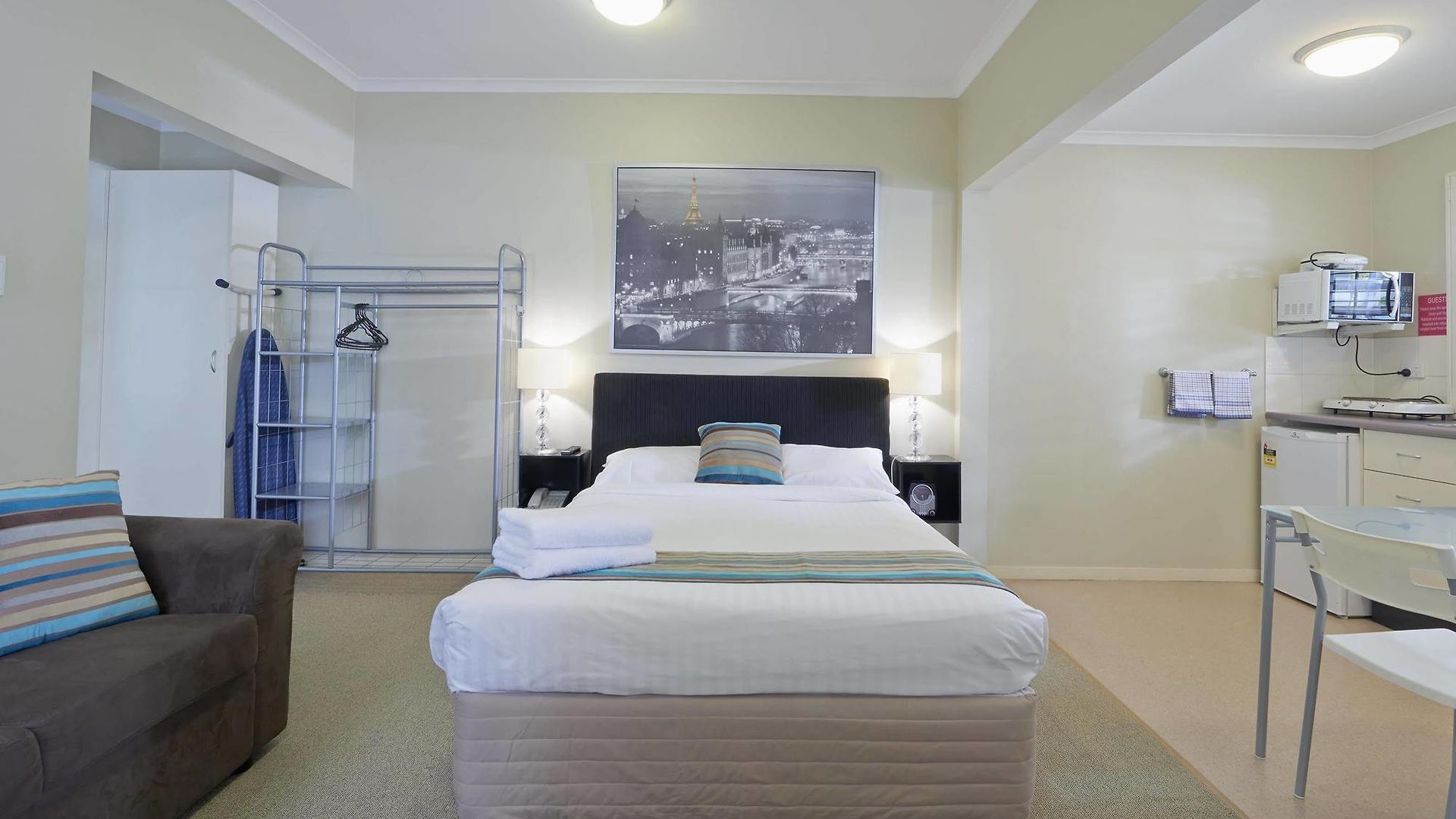 Aparthotel Street 3*
