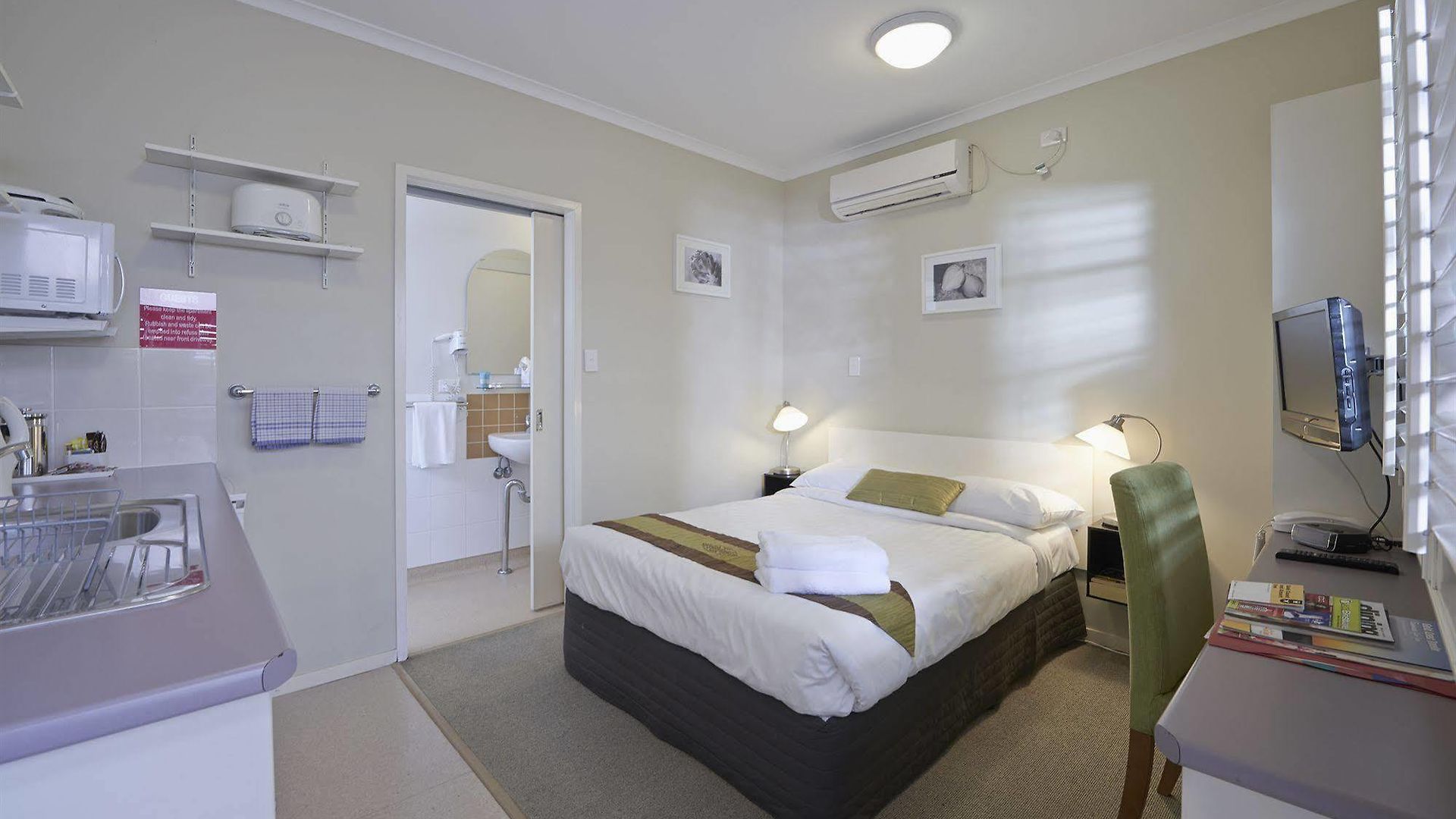 Aparthotel Street 3*