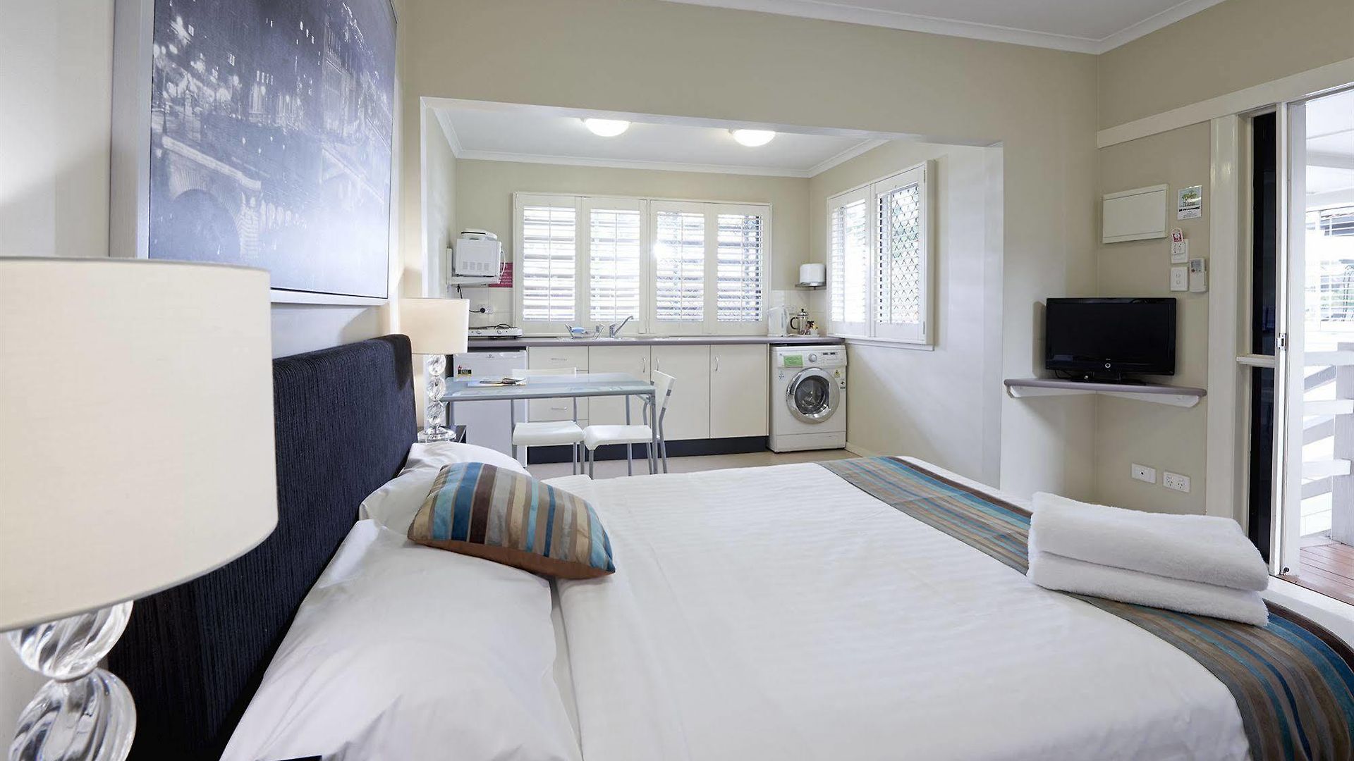 Street Aparthotel