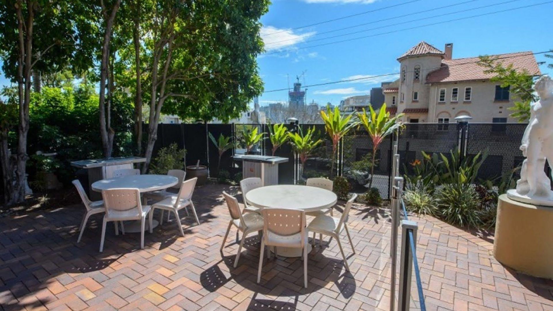 Hillcrest 4* Brisbane